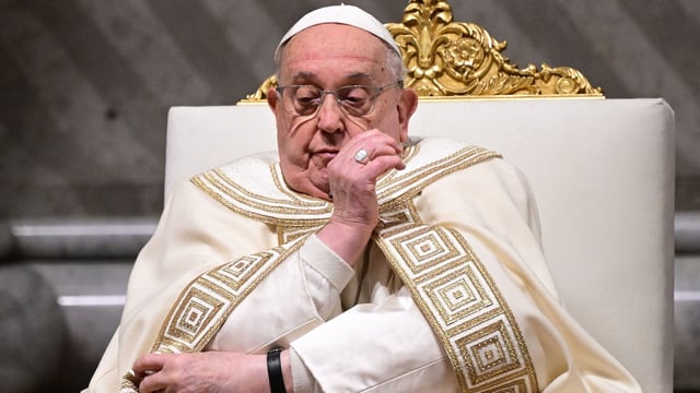 The Vatican said that the Pope Francis is also suffering from a polymicrobial infection.