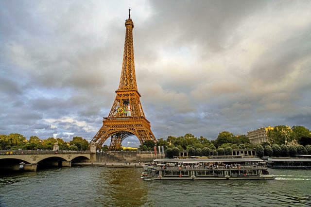 30 % des habitants de Paris sont effectivement nés à Paris selon l'Insee.
