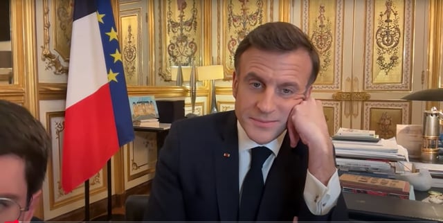 «Est-ce que ça marche chez vous?»: quand Emmanuel Macron fait face aux aléas du direct sur ses réseaux sociaux