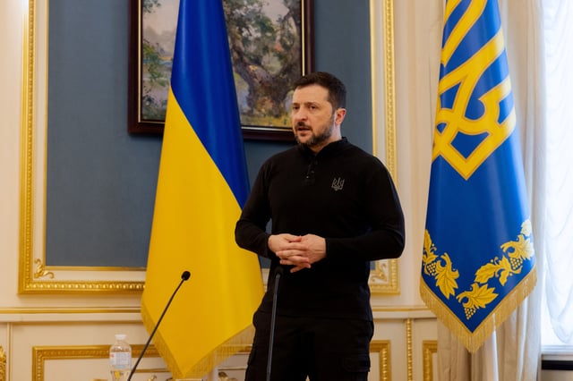 Le président ukrainien Volodymyr Zelensky tient une conférence de presse à Kyiv, au milieu de l’invasion russe de l’Ukraine, le 19 février 2025.