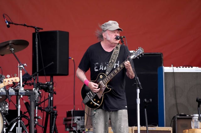 Neil Young has announced plans for a summer world tour with his new band, the Chrome Hearts, which includes a Bay Area stop at Mountain View’s Shoreline Amphitheatre on Sept. 12.
