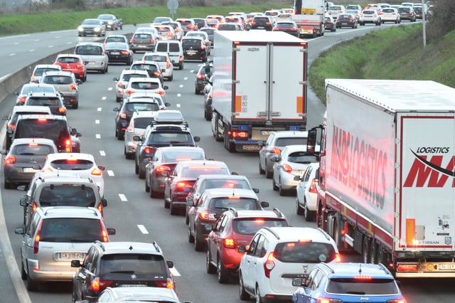 A picture taken on December 23, 2020, in Savigne-l&#39;Eveque, western France, shows a slowdown on the A11 motorway, some ten kilometers north of Le Mans, at the intersection between the A28 and the A81 motorways, as the traffic is dense on the Christmas eve.
