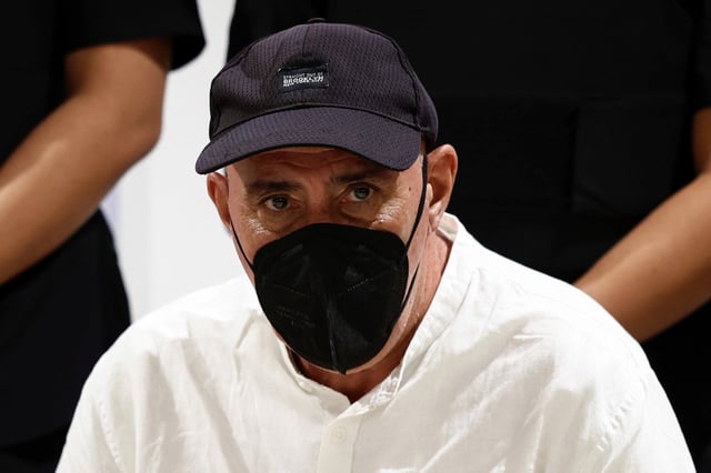 Serge Atlaoui, un Français condamné à mort pour des infractions liées aux drogues, à l’aéroport international Soekarno Hatta à Tangerang, près de Jakarta, en Indonésie, le 4 février 2025.