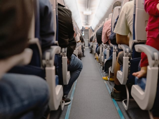 Ein Paar aus Melbourne erlebte auf einem Flug nach Doha einen Schock, als ein Passagier starb und vier Stunden lang in ihrer Sitzreihe lag. (Symbolbild)