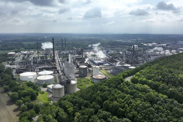 The Ruhr oil refinery operated by BP Gelsenkirchen GmbH, a subsidiary of BP Plc, in Gelsenkirchen, Germany, on Saturday, May 21, 2022. Germany plans to stop importing Russian oil by the end of the year even if the European Union fails to agree on an EU-wide ban in its next set of sanctions, government officials said. Photographer: Alex Kraus/Bloomberg via Getty Images