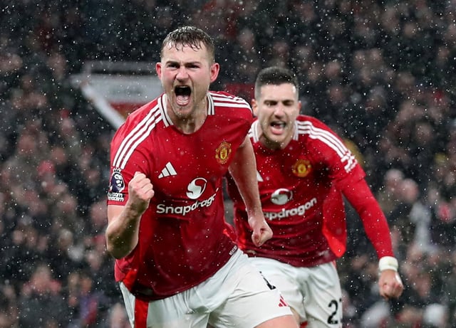 Soccer Football - Premier League - Manchester United v Ipswich Town - Old Trafford, Manchester, Britain - February 26, 2025 Manchester United's Matthijs de Ligt celebrates with Manchester United's Diogo Dalot after scoring their second goal REUTERS/Scott Heppell