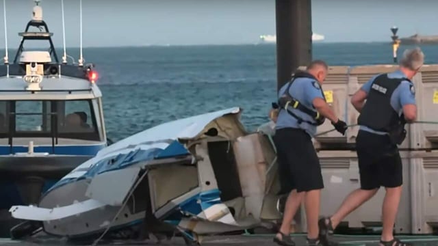 A new report reveals details of the final moments before a seaplane crashed off Rottnest Island and what is believed to have been key to some passengers' survival.