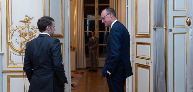Unions-Kanzlerkandidat Friedrich Merz traf den französischen Präsidenten Emmanuel Macron im Élysée-Palast