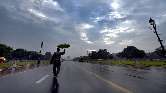 Delhi weather: The capital's maximum temperature is likely to drop due to the approaching Western Disturbance, IMD said.