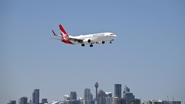 A Qantas aircraft (Image: AAP/Dan Himbrechts)