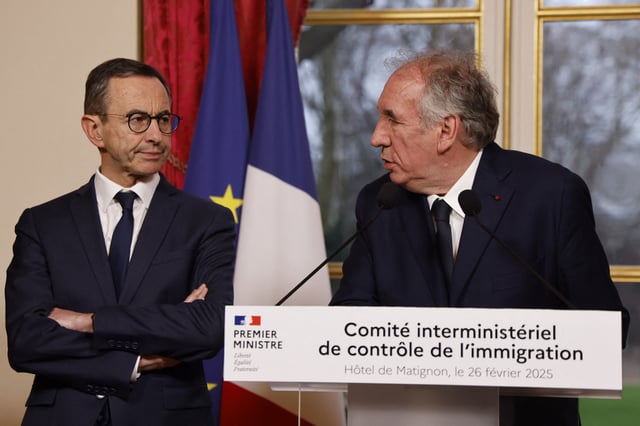 Bruno Retailleau et François Bayrou lors d’une conférence de presse au sortir d’un comité interministériel de contrôle de l’immigration.