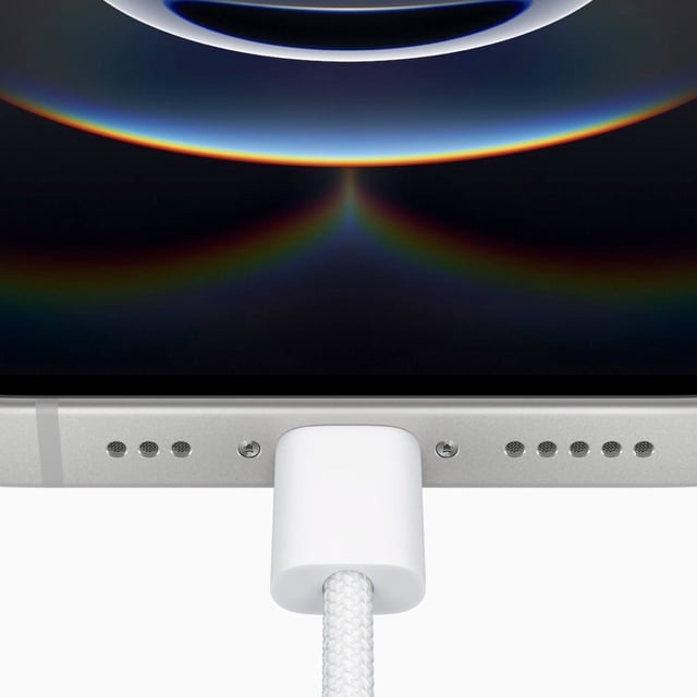 iPhone 16e comes with an USB-C port.