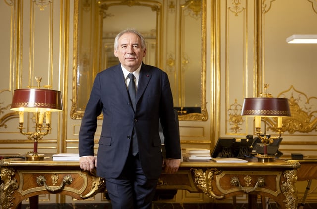 Le premier ministre, François Bayrou, dans son bureau de l’Hôtel de Matignon, à Paris, le 26 février 2025.