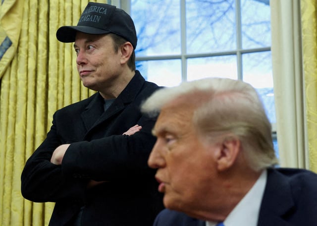 Elon Musk et le président américain Donald Trump dans le Bureau ovale de la Maison-Blanche, à Washington D.C., le 11 février 2025.