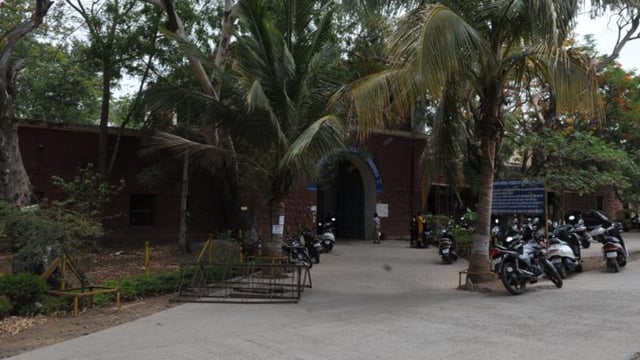 Government Holkar Science College, one of the leading government science colleges in Madhya Pradesh, still attracts the best students in science stream.