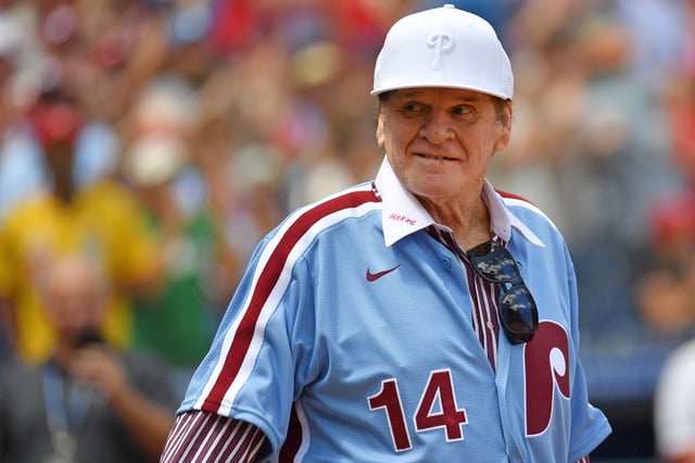 Aug 7, 2022; Philadelphia, Pennsylvania, USA;  Former Philadelphia Phillies great Pete Rose acknowledges the crowd during Alumni Day ceremony before game against the Washington Nationals at Citizens Bank Park. Mandatory Credit: Eric Hartline-USA TODAY Sports/File Photo