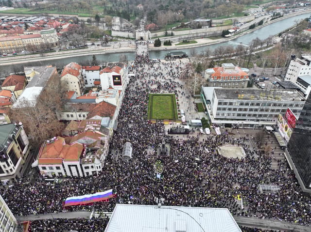Drone shot of students and opposition supporters holding 15 minutes of silence during a protest over the fatal November 2024 Novi Sad railway station roof collapse, in Nis, Serbia March 1, 2025. REUTERS/Djordje Kojadinovic