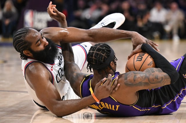 The Clippers’ James Harden, left, and Lakers’ Jarred Vanderbilt go to the floor for a loose ball during the second half Friday, Feb. 28, 2025, at Crypto.com Arena. (Photo by David Crane, Los Angeles Daily News/SCNG)