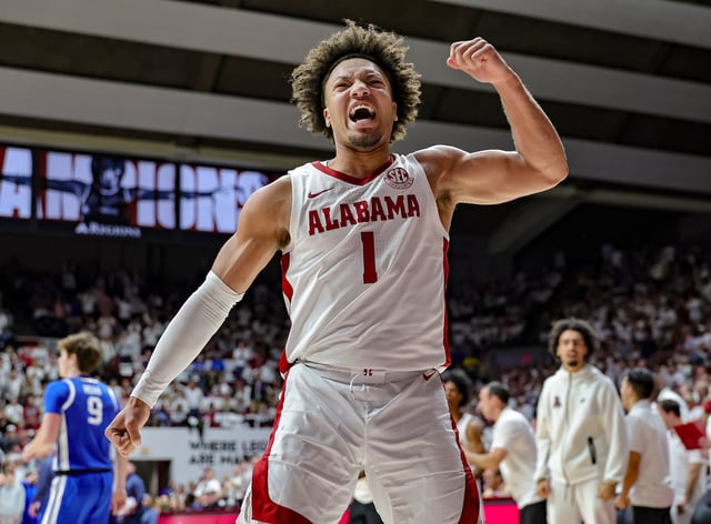 Mark Sears #1 of the Alabama Crimson Tide reacts to a big first half defensive play against the Kentucky Wildcats at Coleman Coliseum on February 22, 2025 in Tuscaloosa, Alabama. (Photo by Brandon Sumrall/Getty Images)