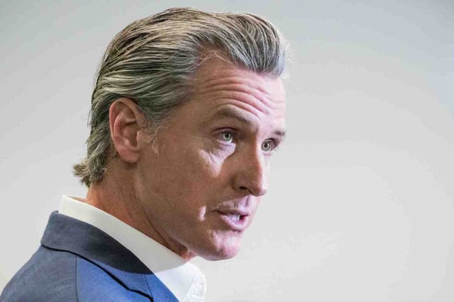 Gov. Gavin Newsom holds a press conference at East Los Angeles College to announce an additional $13 million to support economic recovery and small businesses in L.A. County following last month’s devastating wildfires on Wednesday, Feb. 26, 2025. (Photo by Sarah Reingewirtz, Los Angeles Daily News/SCNG)