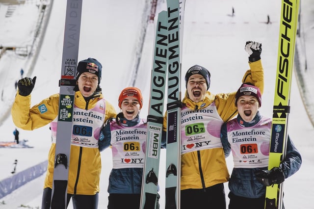 Stark im Team mit den Frauen: Andreas Wellinger, Selina Freitag, Philipp Raimund und Agnes Reisch siegten Anfang Februar beim Mixed-Wettbewerb in Lake Placid