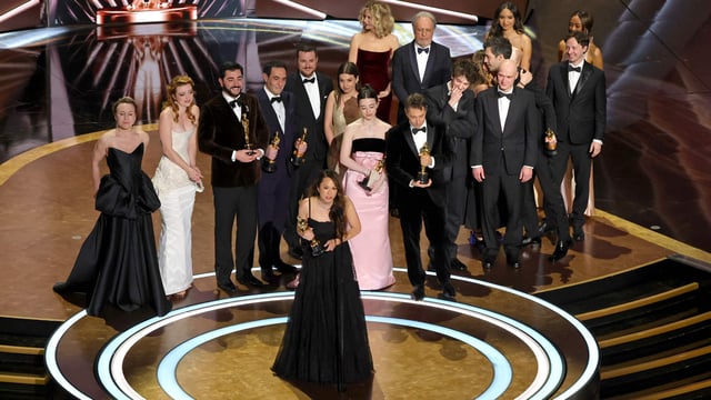 Cast and crew of Anora at the 2025 Oscars
(Photo by KEVIN WINTER / GETTY IMAGES NORTH AMERICA / Getty Images via AFP)
