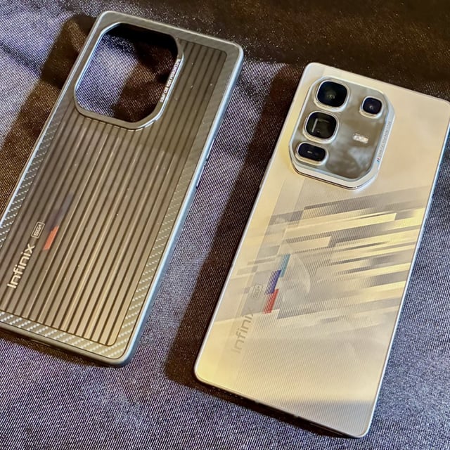 Point a source of light into this phone, and it starts charging. 