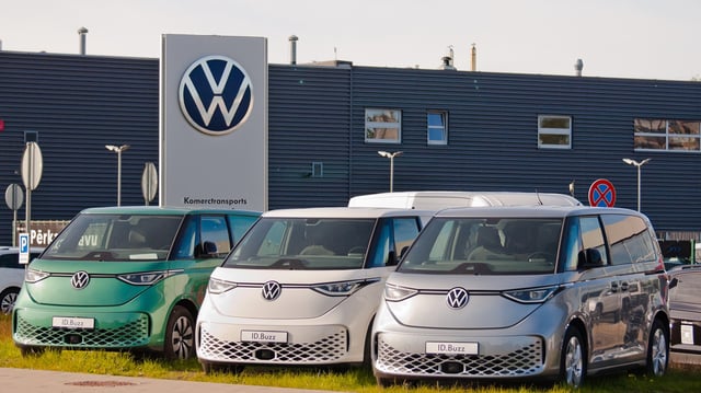 Le numéro un européen et numéro deux mondial, Volkswagen, est contraint de supprimer plus de 35.000 emplois en Allemagne d’ici 2030.