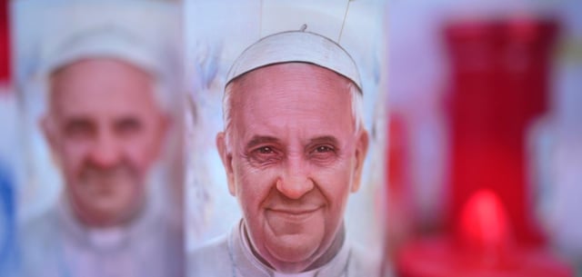 Wird wegen einer beidseitigen Lungenentzündung behandelt: Papst Franziskus