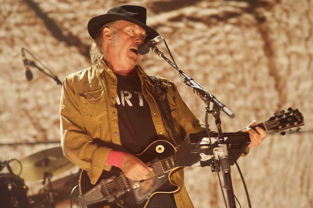 Neil Young plans to perform a free concert in Ukraine, signaling his solidarity with the war-torn nation just days after President Donald Trump berated Ukrainian President Volodymyr Zelenskyy in a tense Oval Office meeting.