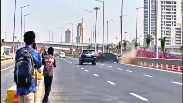24-yr-old booked after BMW crashes into coastal road barrier, no one injured