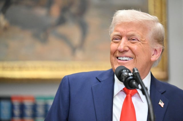 U.S. President Donald Trump plans to offer &#34;gold card&#34; visas for $5 million.