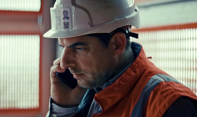 Après un excellent documentaire et une fiction non moins convaincante, Sylvain Descloux accomplit la passe de trois avec "Le Système Victoria", adaptation (très) libre du roman éponyme d’Eric Reinhardt.