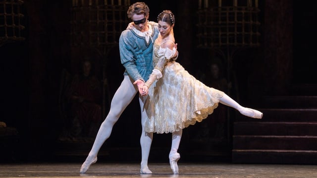 Matthew Ball as Romeo and Yasmine Naghdi as Juliet in this revival of Kenneth MacMillan’s production