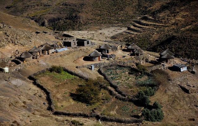 A general view of a village outside the capital Maseru, Lesotho June 3, 2017. REUTERS/Siphiwe Sibeko/File Photo
