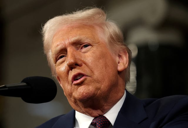 Donald Trump envisagerait de fermer plusieurs consulats en France.