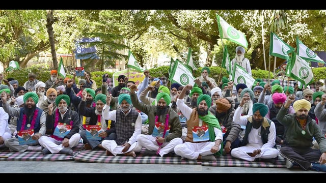 Members of BKU (Ekta Sidhupur) during a protest outside the DC office. (GURPREET SINGH/HT)