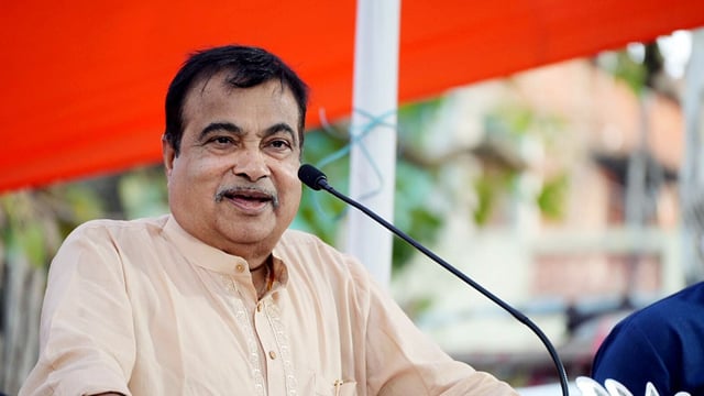 Nagpur, Nov 11 (ANI): Union Minister of Road Transport & Highways Nitin Gadkari addresses a public rally in support of the BJP-Mahayuti candidate from Savner Assembly Constituency, Ashishrao R. Deshmukh for the Maharashtra Assembly elections, at Kalameshwar in Nagpur on Monday. (ANI Photo)