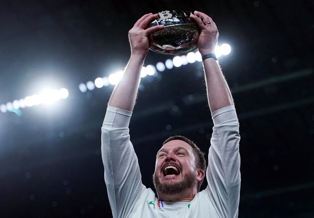 Dec 7, 2024; Indianapolis, IN, USA; Oregon Ducks head coach Dan Lanning celebrates defeating the Penn State Nittany Lions to win the Big Ten Championship in the 2024 Big Ten Championship game at Lucas Oil Stadium. Mandatory Credit: Robert Goddin-Imagn Images/File Photo