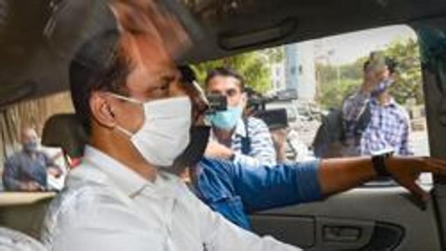 Mumbai: Mumbai Cop Sachin Vaze after being produced by National Investigation Agency (NIA) in a court following his arrest, in connection with a probe into the recovery of explosives from a car parked near industrialist Mukesh Ambani's house, in Mumbai, Sunday, March 14, 2021. (PTI Photo/Mitesh Bhuvad)(PTI03_14_2021_000098B) (PTI)