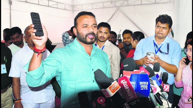 Jaykumar Gore landed in the eye of storm on Wednesday after the opposition brought up a 2017 case of alleged torture and molestation from his constituency. (HT Photo)