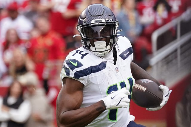 Nov 17, 2024; Santa Clara, California, USA; Seattle Seahawks wide receiver DK Metcalf (14) makes a reception against the San Francisco 49ers in the second quarter at Levi's Stadium. Mandatory Credit: David Gonzales-Imagn Images/File Photo