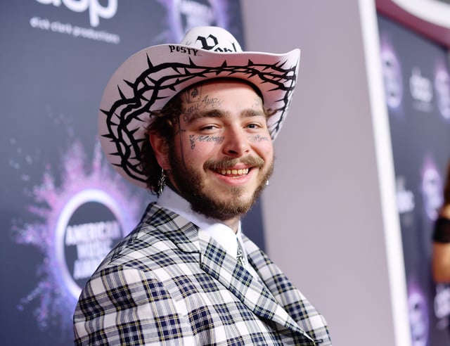 Post Malone attends the 2019 American Music Awards at Microsoft Theater on November 24, 2019 in Los Angeles, California.