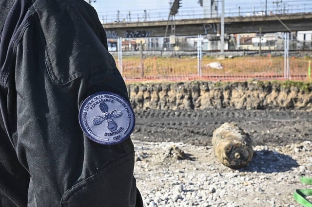 La bombe de 500 kg, découverte à Saint-Denis dans la nuit du 6 au 7 mars, a finalement été neutralisée vendredi en fin d'après-midi.