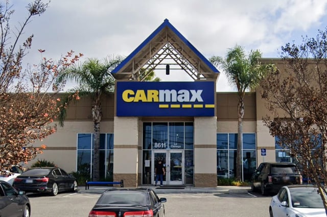 A CarMax dealership located at 8611 S La Cienega Blvd, Inglewood, Calif., 90301.