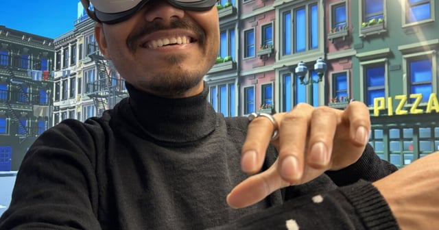 The technology has successfully been used to navigate a VR environment – note the magnetic ring on the index finger, along with the white magnetoresistive sensors in the sleeve