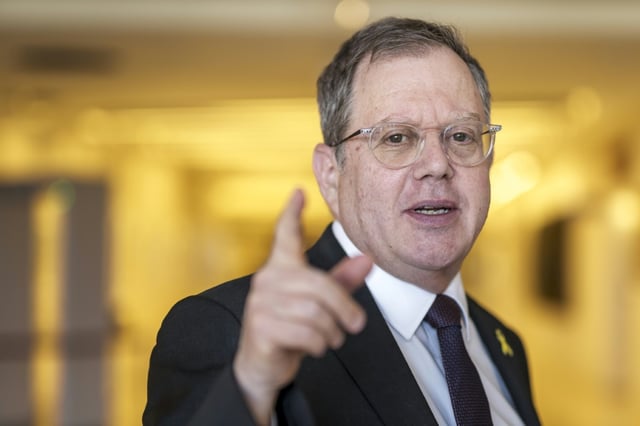 Daniel Meron, Israel's ambassador to the UN, addressing reporters in Geneva
