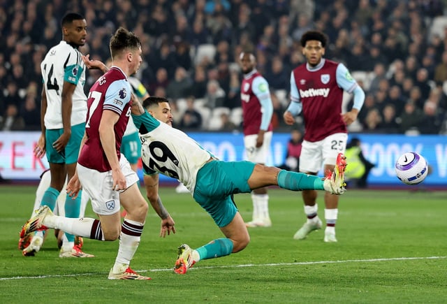 Soccer Football - Premier League - West Ham United v Newcastle United - London Stadium, London, Britain - March 10, 2025 Newcastle United's Bruno Guimaraes scores their first goal REUTERS/Toby Melville