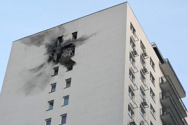 Ein beschädigtes Gebäude in der Region Moskau