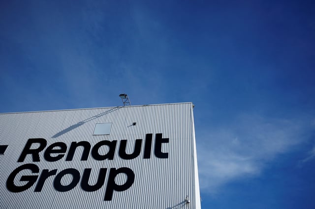 A logo of the Renault Group is seen at the Renault Sandouville car factory, near Le Havre, France, March 29, 2024. REUTERS/Sarah Meyssonnier/File Photo